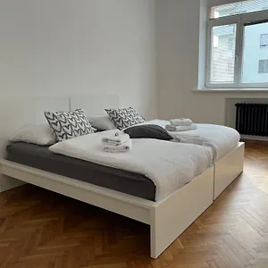 Soukromy V Tripokojovem Byte - Private In Three Flat Brno